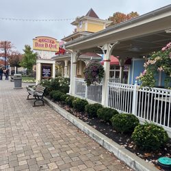 Coney Bar B Que At Kings Island - Outside