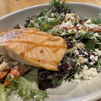 True Food Kitchen - Seasonal Market Salad with Salmon - New American Near Me - Walnut Creek, California True Food Kitchen - Seasonal Market Salad with Salmon - New American Near Me - Walnut Creek, California
