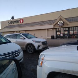 Safeway - Safeway in St. Albert, Alberta near Famoso Pizza .