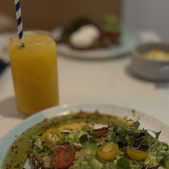 Bluestone Lane Los Altos Café - Avocado smash - Coffee & Tea Near Me - Los Altos, California Bluestone Lane Los Altos Café - Avocado smash - Coffee & Tea Near Me - Los Altos, California