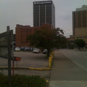 Huntington Bank - Huntington National Bank on Lee St - Banks & Credit Unions Near Me Huntington Bank - Huntington National Bank on Lee St - Banks & Credit Unions Near Me