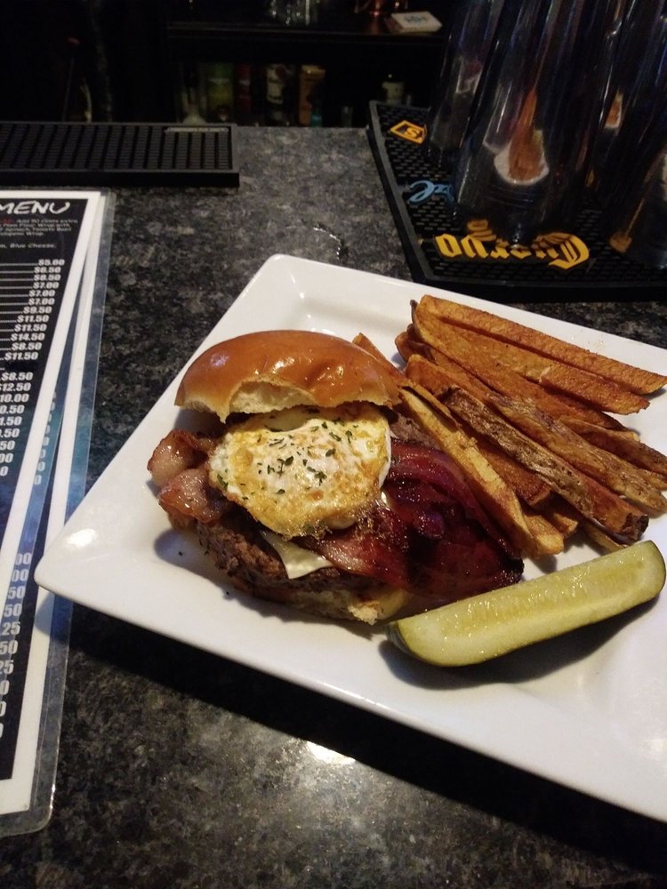 HATTRICK’S SPORTS BAR & GRILL 33 Photos American (Traditional) 64