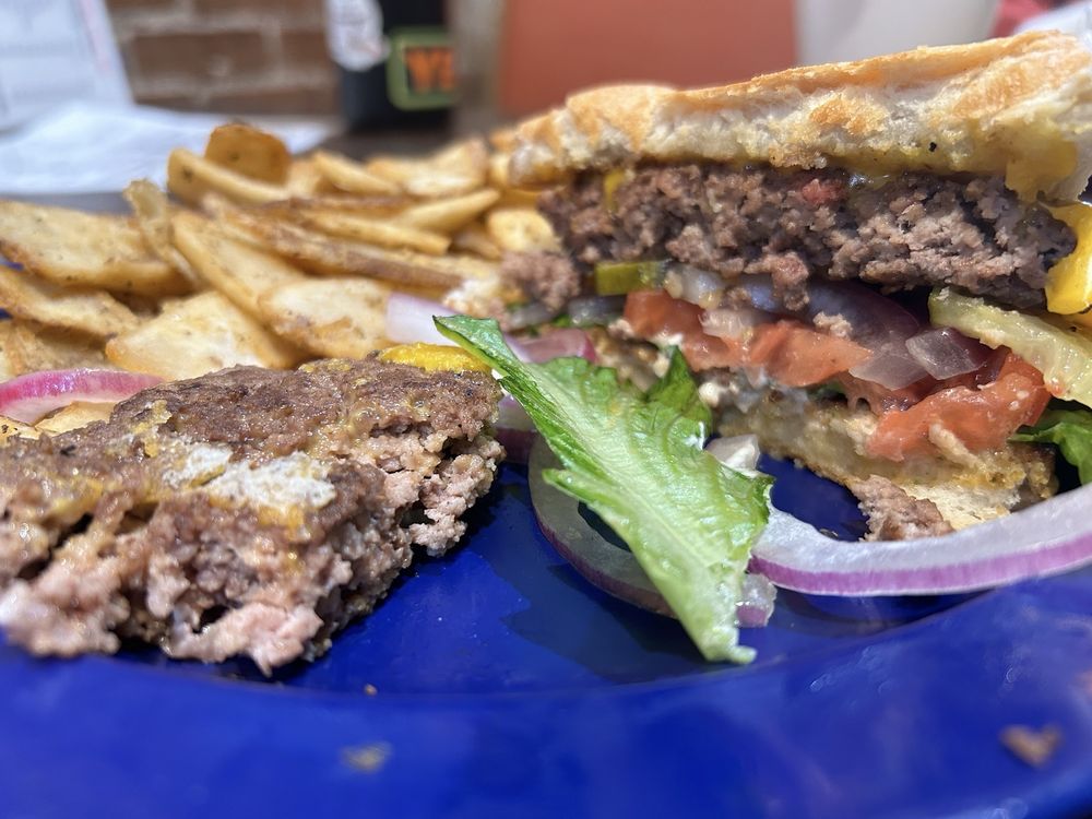 SPOONS CAFE Updated October 2024 301 Photos & 605 Reviews 100 E