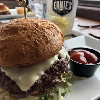 Ernie's On Gull - Cheese burger on a gluten free bun. - Bars Near Me - Brainerd, Minnesota