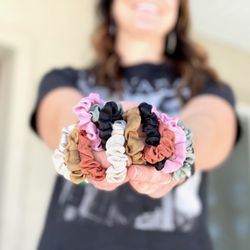 Jennie Morrell - FREE scrunchie with any service!! Who doesn't love FREE?!?! Not the scrunchie type? Pick another item from my grab bag!