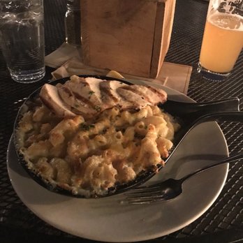 Sunriver Brewing Co - Galveston Pub - Mac and cheese added chicken - Brewpubs Near Me - Bend, Oregon