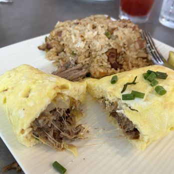 Moena Café - Hawaiian omelette and fried rice - Cafes Near Me - Honolulu, Hawaii