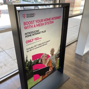 T-Mobile Experience Store - Mobile Phones Near Me - Irving, Texas