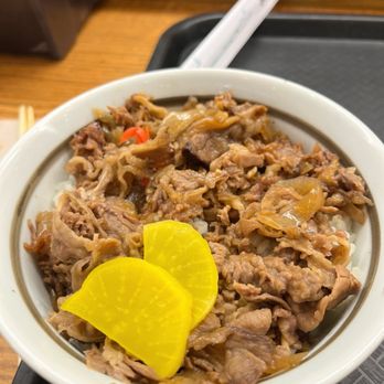 One World Market - Beef bowl - Gyu don (soooo good) - Japanese Near Me - Novi, Michigan