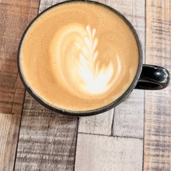 Doyle Street Cafe - Vanilla latte - Breakfast & Brunch Near Me - Emeryville, California