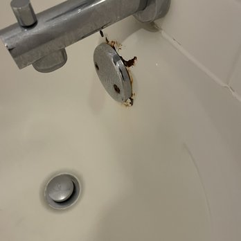 Hampton Inn Pennsville - Bathroom issue. Bathtub glazing coming off. - Hotels Near Me - Pennsville, New Jersey Hampton Inn Pennsville - Bathroom issue. Bathtub glazing coming off. - Hotels Near Me - Pennsville, New Jersey