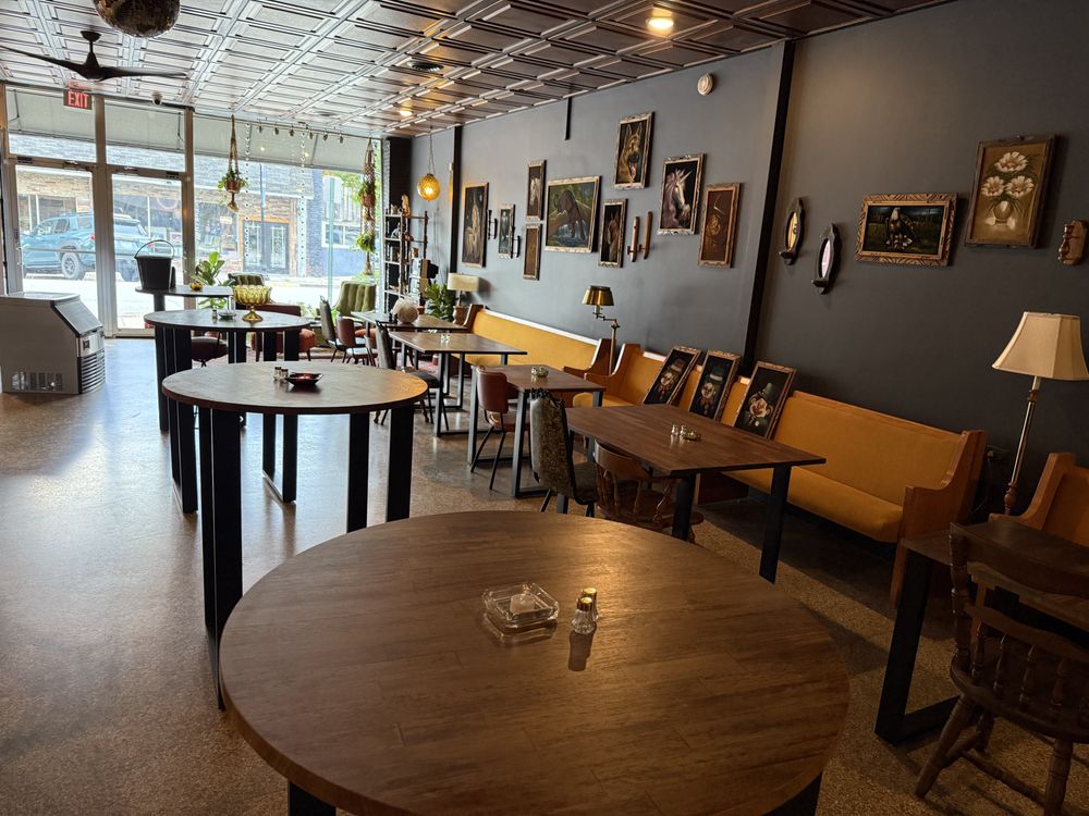 No Vacancy On Commerce Image