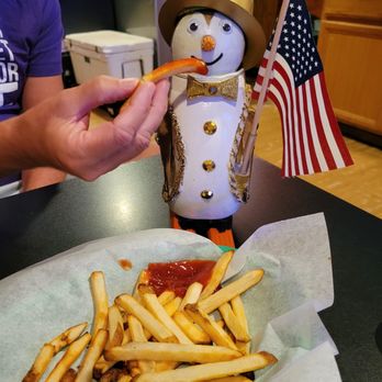 Pub32 - Patriot eats fries - Pubs Near Me - Lincoln, New Hampshire