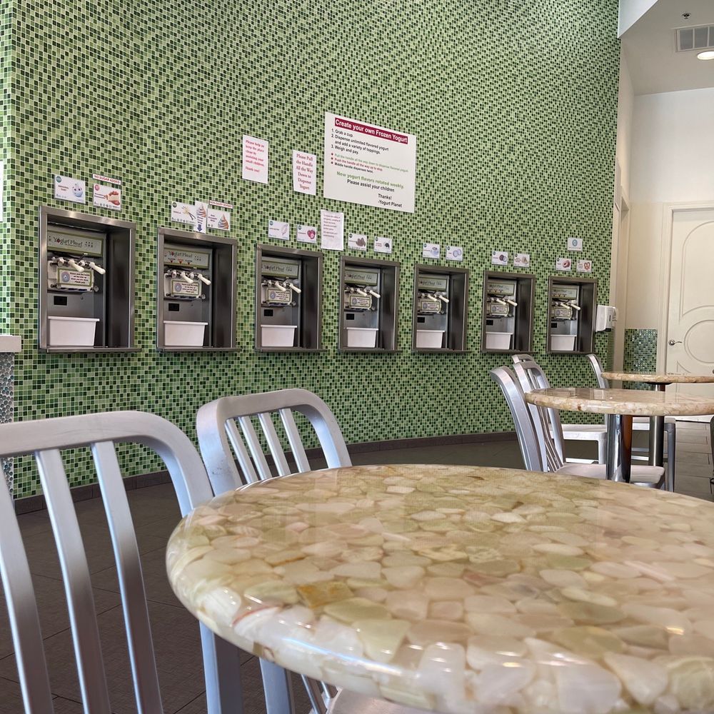 Yogurt dispensers Yogurt dispensers