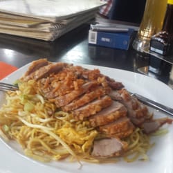 Gifu-Sushi - Gebratene Nudeln m. knuspriger Ente € 6,50. Sehr lecker