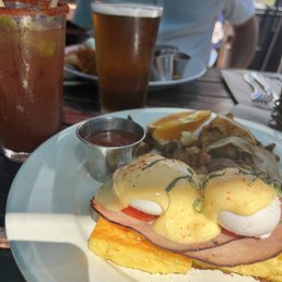 Eggs Benedict