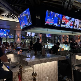 Moxies - Lounges Near Me - Miami, Florida