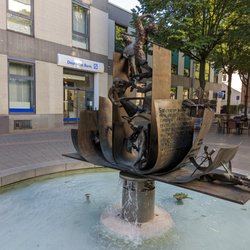 Nibelungenliedbrunnen