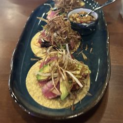Ramona Tacos + Mezcal - Tostadas de atun