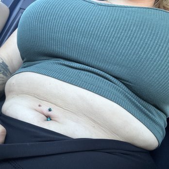 101 Piercing - Navel piercing with black opal jewelry - Piercing Near Me - Encinitas, California