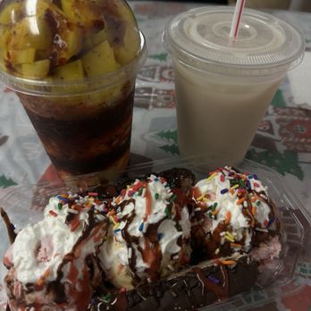 Paleteria Santa Cruz - Banana split - Ice Cream & Frozen Yogurt Near Me - Largo, Florida Paleteria Santa Cruz - Banana split - Ice Cream & Frozen Yogurt Near Me - Largo, Florida