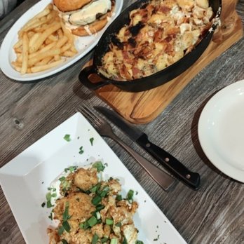 Eclectic Bar and Grill - Adult Mac & Cheese, Spicy Cauliflower and Mac&Cheese Burger - Burgers Near Me - Silverthorne, Colorado Eclectic Bar and Grill - Adult Mac & Cheese, Spicy Cauliflower and Mac&Cheese Burger - Burgers Near Me - Silverthorne, Colorado