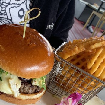 Goen Dining + Bar - Local Ground Beef Burger and Waffle Fries. - Pan Asian Near Me - Kailua, Hawaii Goen Dining + Bar - Local Ground Beef Burger and Waffle Fries. - Pan Asian Near Me - Kailua, Hawaii