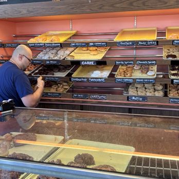 Avon Donuts Inc - Donuts Near Me - Pontiac, Michigan