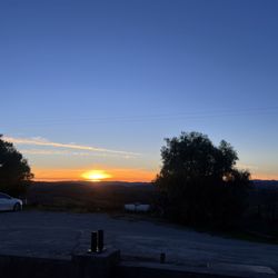 High Ridge Manor - Beautiful sunset view