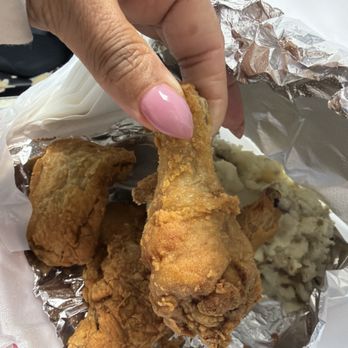 Caliendo's Restaurant & Bar - Bars Near Me - Winfield, Illinois
