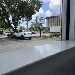 Quickie’s Burgers, Wings & Seafood
