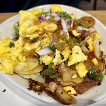Broken Yolk Cafe - Ranchero Skillet - American Near Me - Glendora, California
