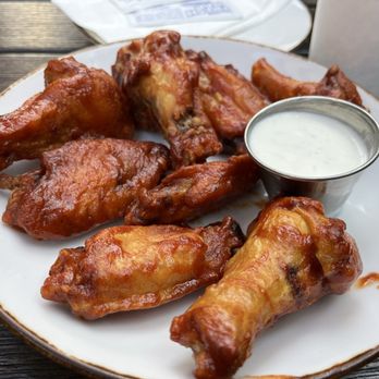 Caboose Tavern - Amazing Fog BBQ wings - New American Near Me - Vienna, Virginia