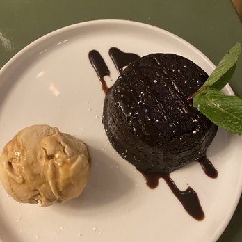 Lido - Flourless Molten Chocolate Cake - Italian Near Me - New York, New York