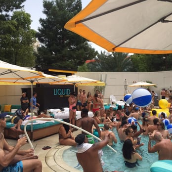 LIQUID Pool Lounge - Swimming Pools Near Me - Las Vegas, Nevada
