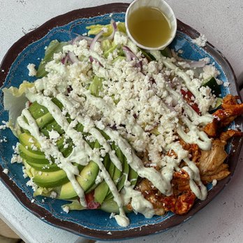Completo - $13 - Ensalada - Latin American Near Me - Toronto, Ontario
