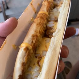 This is supposed to be the Footlong Quarter Pound Coney but they forgot the hot dog. This is supposed to be the Footlong Quarter Pound Coney but they forgot the hot dog.