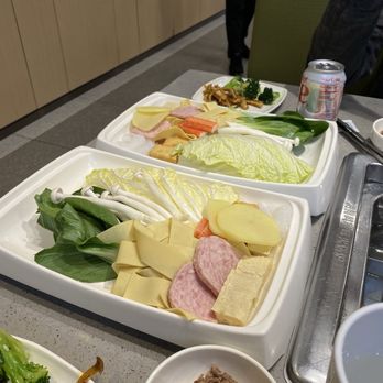 Haidilao Hotpot Flushing - Hot Pot Near Me - Flushing, New York