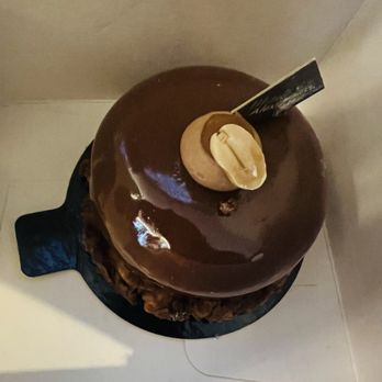 Alexine - Chocolate Dome - Bakeries Near Me - Paris, 75 Alexine - Chocolate Dome - Bakeries Near Me - Paris, 75