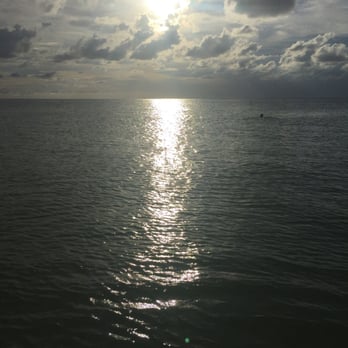 Indian Rocks Beach - The beautiful temperate ocean - Beaches Near Me - Indian Rocks Beach, Florida Indian Rocks Beach - The beautiful temperate ocean - Beaches Near Me - Indian Rocks Beach, Florida