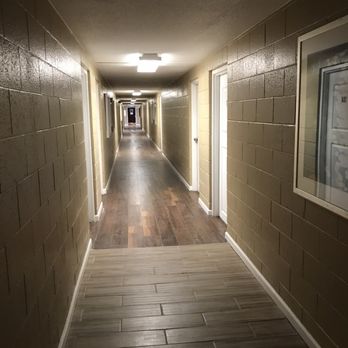 Lamplighter Motel - Hallway - Hotels Near Me - Longmont, Colorado