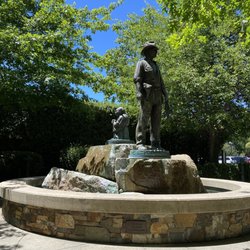 Imagination Park - Yoda and Indiana Jones fountain