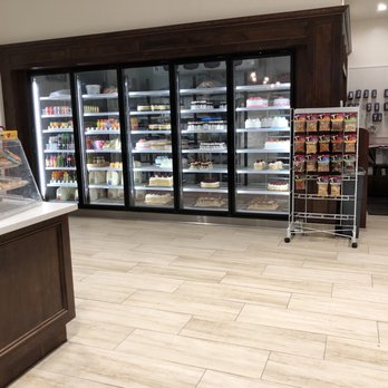 Reyna's Bakery - When your standing in line this all the room there is. They sell cakes as well for a special occasion. - Bakeries Near Me - Bell, California Reyna's Bakery - When your standing in line this all the room there is. They sell cakes as well for a special occasion. - Bakeries Near Me - Bell, California