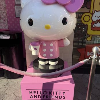 Hello Kitty And Friends Cafe - Themed Cafes Near Me - Universal City, California Hello Kitty And Friends Cafe - Themed Cafes Near Me - Universal City, California