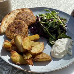 Magasinet i Waxholm - Vegetable patties stuffed with feta cheese and basil