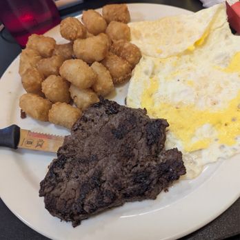 The Breakfast Club and Pub - American Near Me - La Crosse, Wisconsin