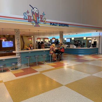 Shakes Malt Shoppe - Outside - Ice Cream & Frozen Yogurt Near Me - Orlando, Florida Shakes Malt Shoppe - Outside - Ice Cream & Frozen Yogurt Near Me - Orlando, Florida