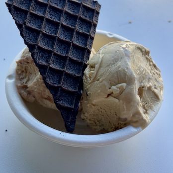 Jeni's Splendid Ice Creams - Standard size in a cup (toasted s'more and double dough - Ice Cream & Frozen Yogurt Near Me - Beverly Hills, California