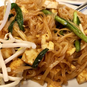 Spice I Am - Tofu Pad Thai, No Egg (Vegan) - Thai Near Me - Alameda, California Spice I Am - Tofu Pad Thai, No Egg (Vegan) - Thai Near Me - Alameda, California