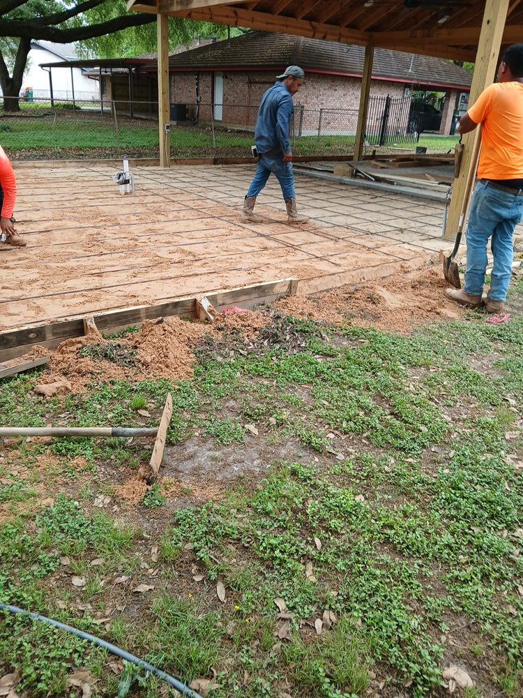 Slide of DNR roofing  remodeling  and demolicion